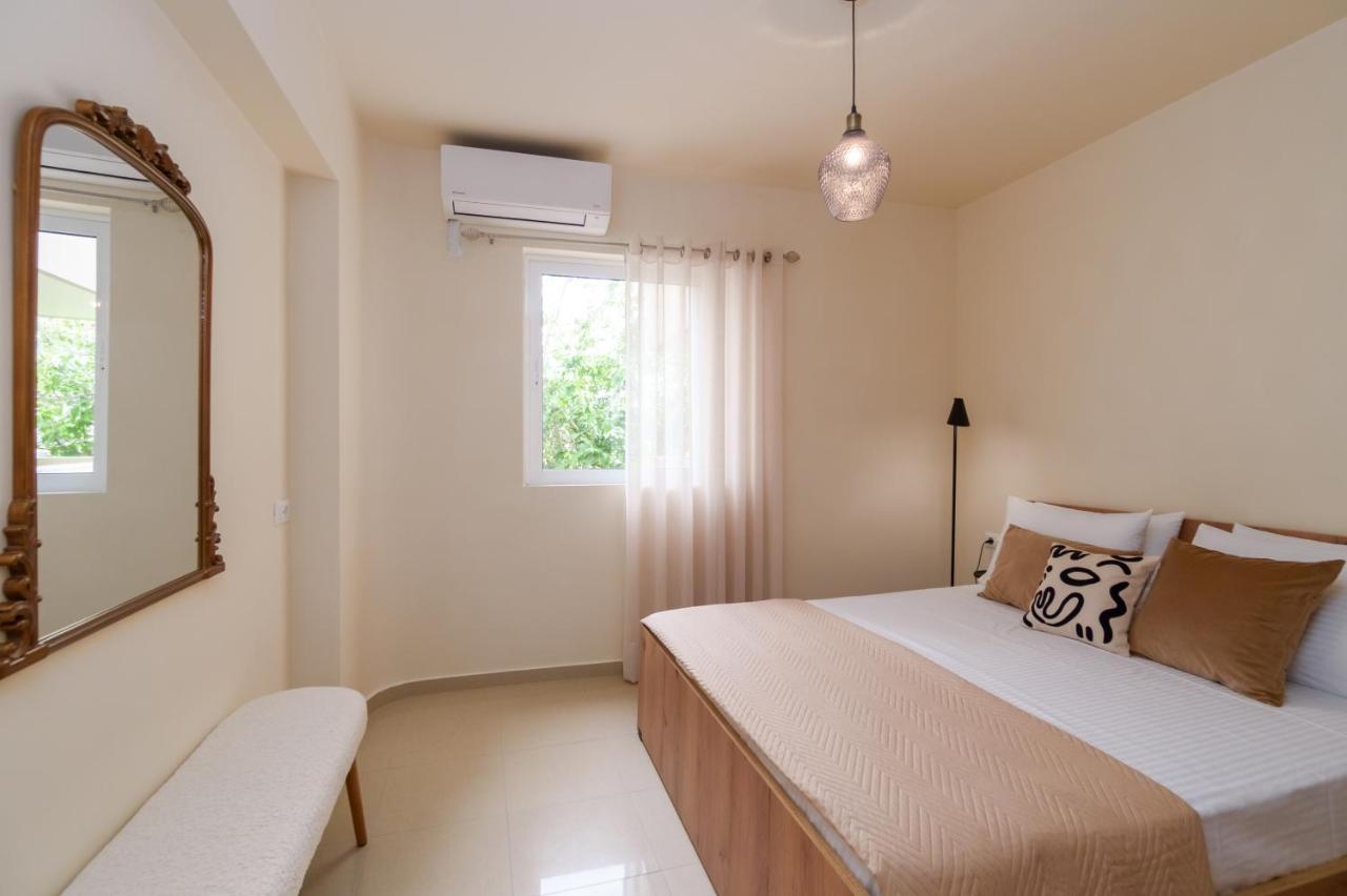 Oikies Luxury Apartments With Private Free Parking Area Ágios Nikolaos Exterior foto